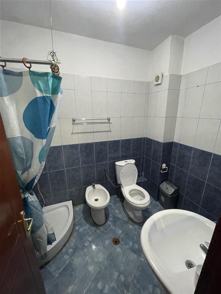 Shtepi me qera 1+1 misto mame