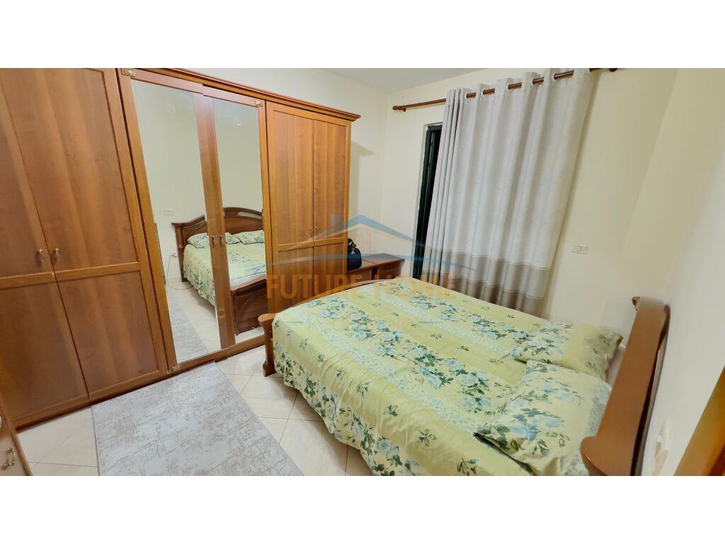 Shitet, Apartament 1+1, Stacioni i Trenit,Tiranë.