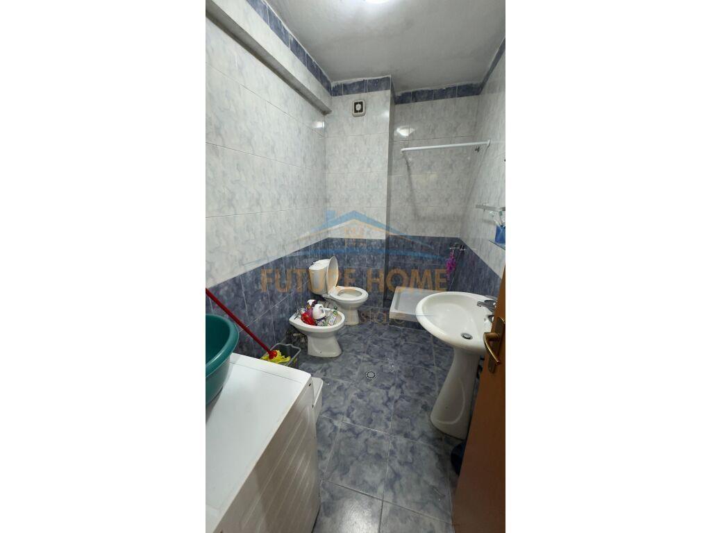 Shitet, Apartament 1+1, Stacioni i Trenit,Tiranë.