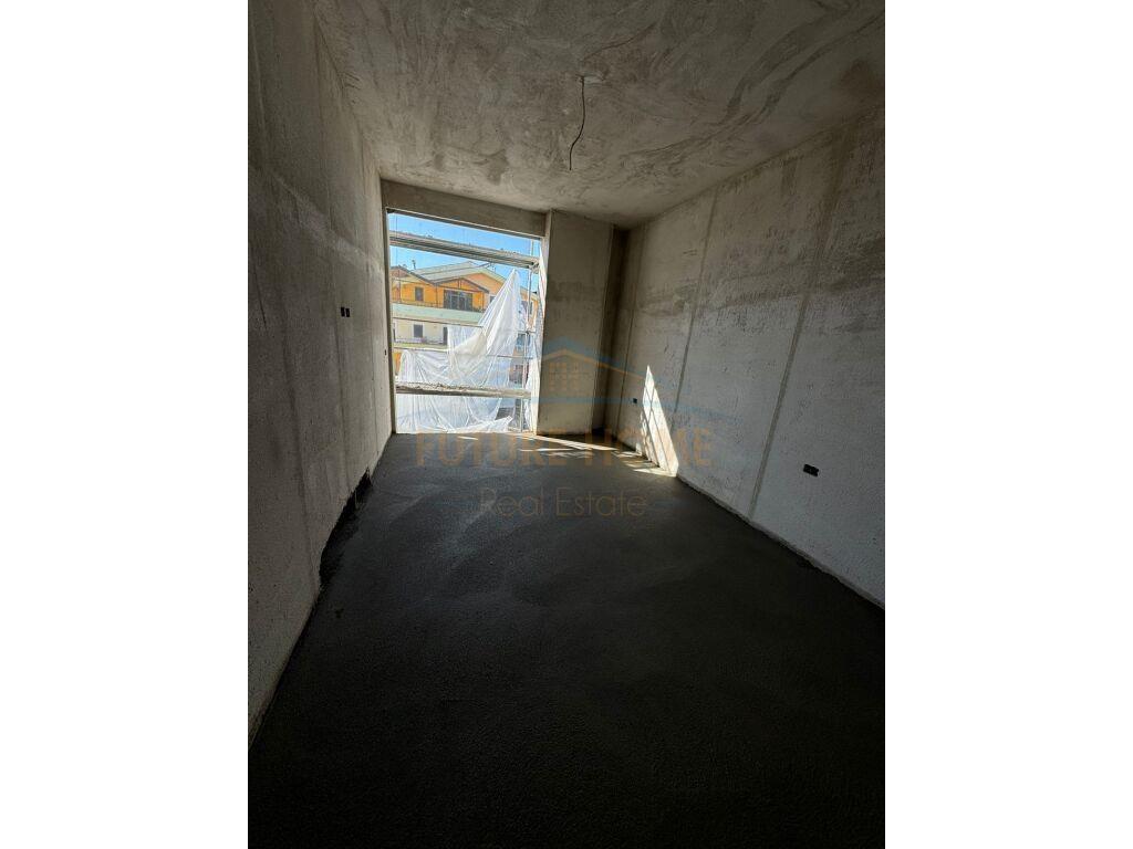 Shitet, Apartament 1+1, Jordan Misja,Tiranë.