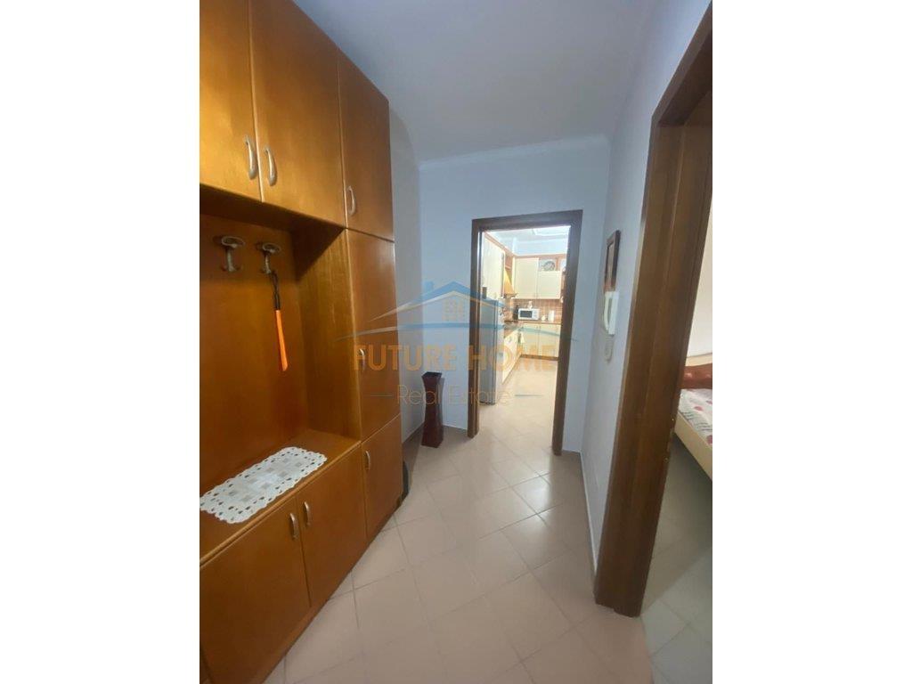 Shitet, Apartament 1+1, Komuna e Parisit