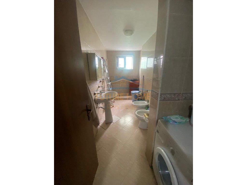 Shitet, Apartament 1+1, Komuna e Parisit