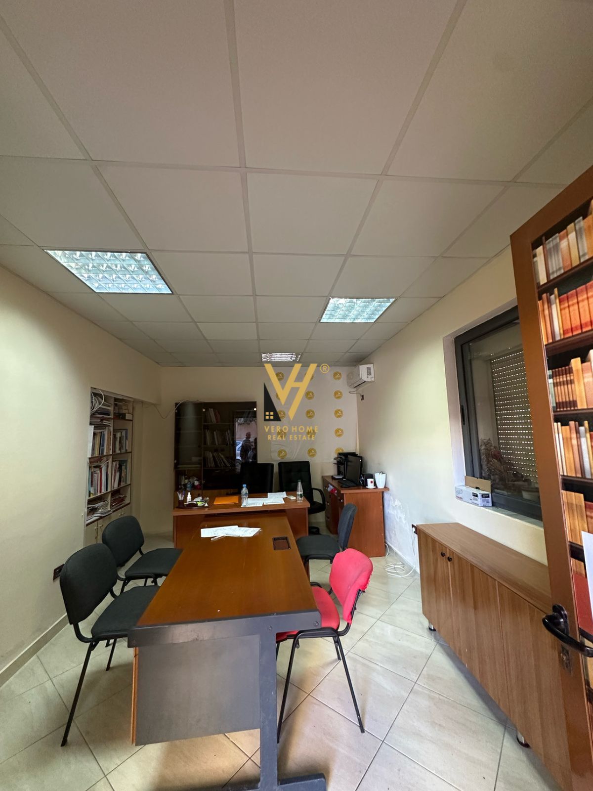 ZYRE 20M2 ME QERA TE RRUGA FORTUZI 450 EURO