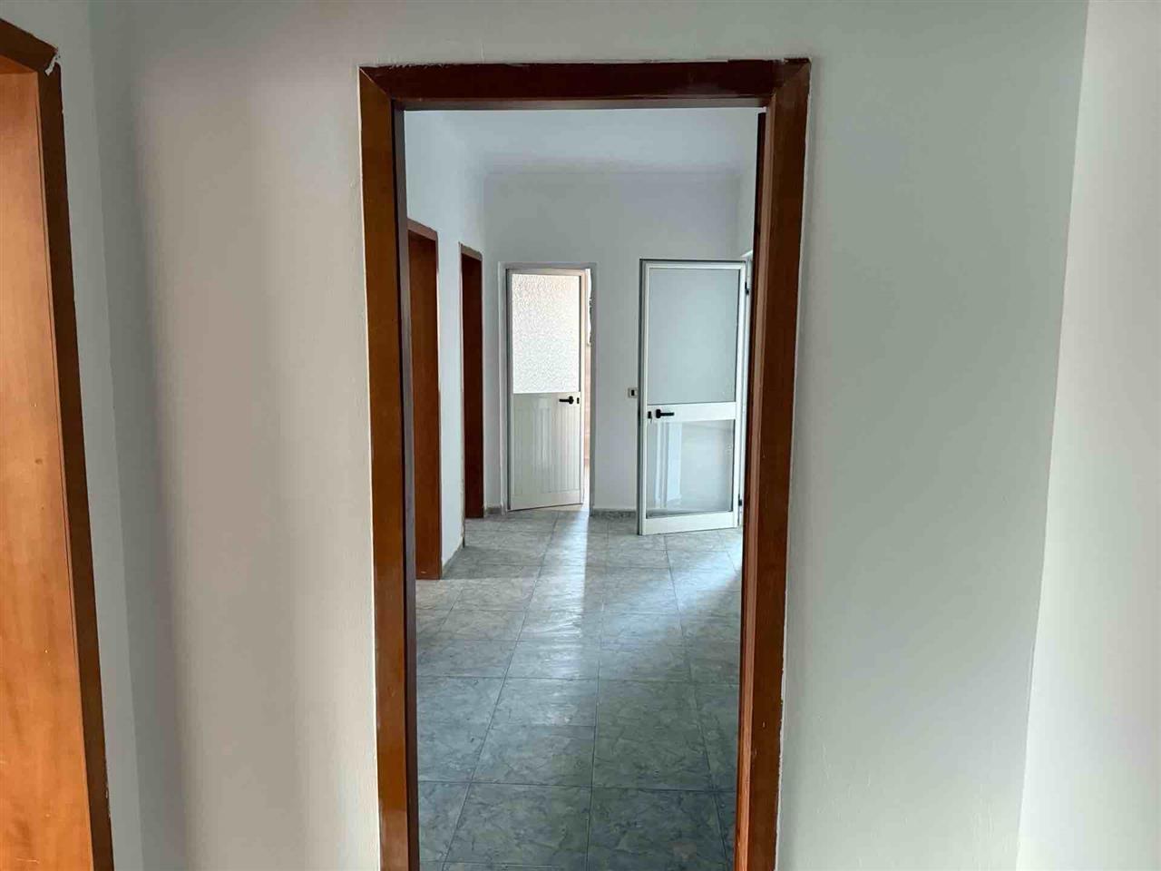 Shitet apt. 164 m2 tek Komuna e Parisit