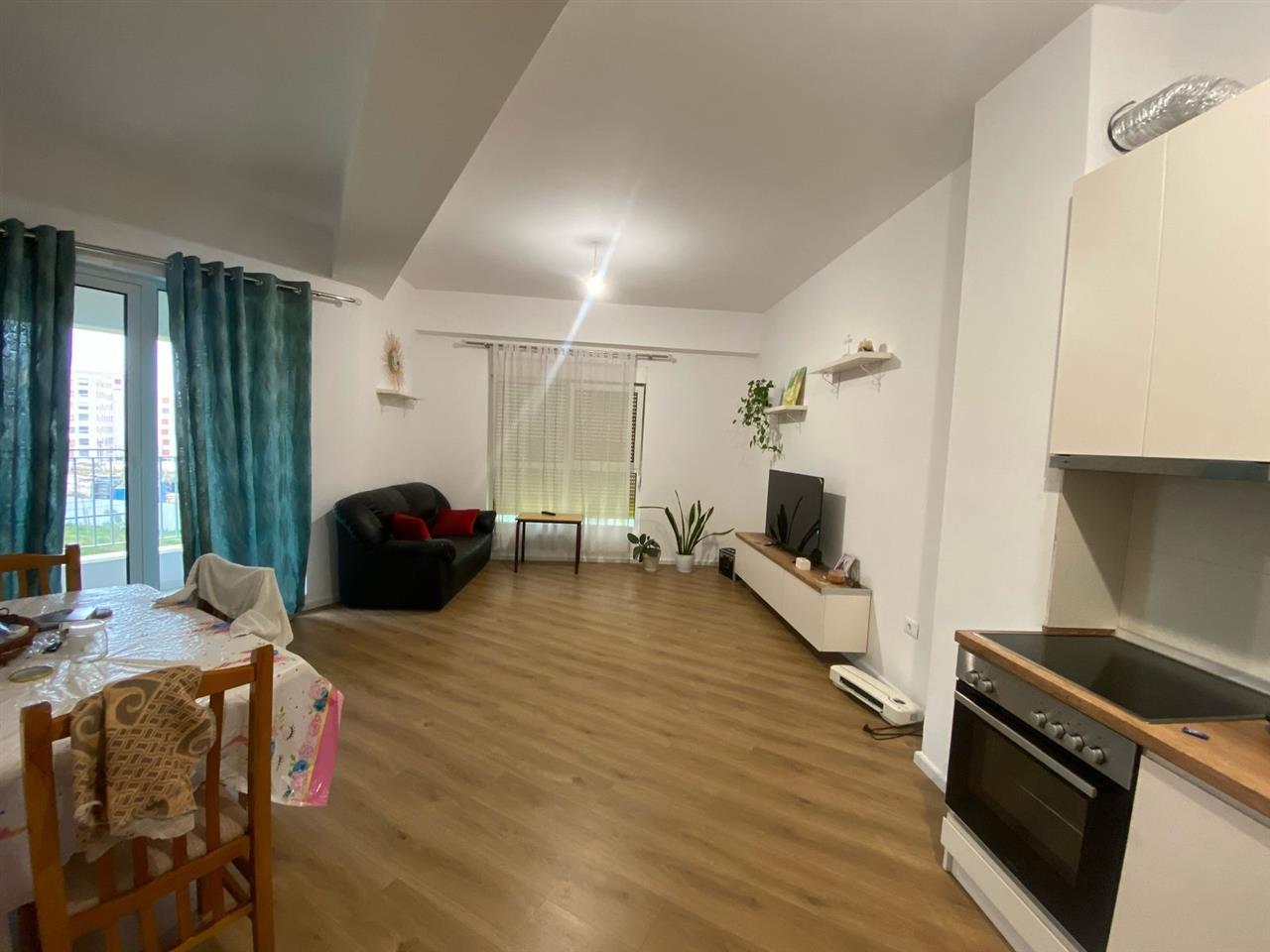 400 Euro- Apartament me qera 2+1 Alidem