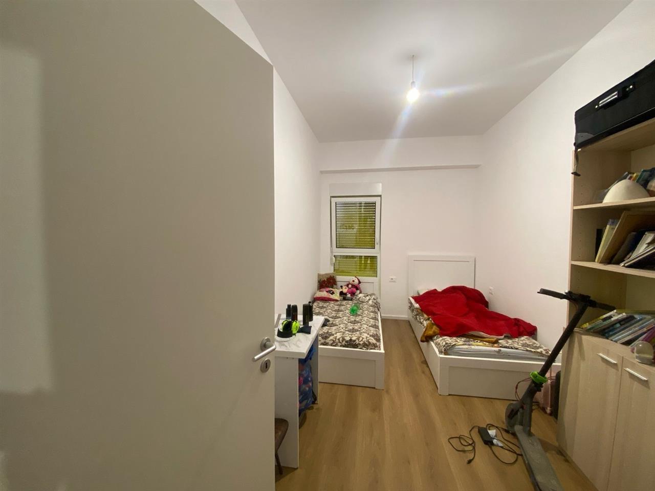 400 Euro- Apartament me qera 2+1 Alidem