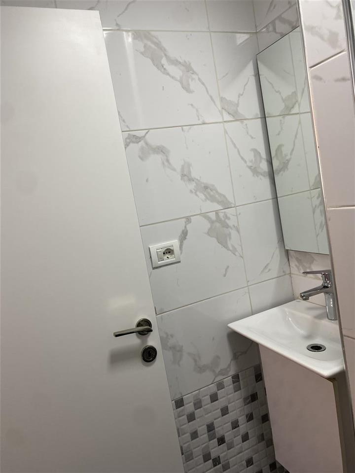 Jepet me qera 2+1+2 Kryqezimi Nisharakut