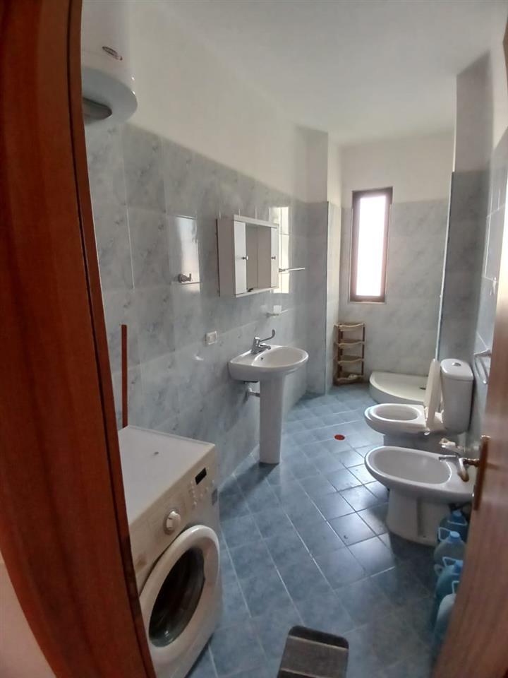 !!!!!ESHTE DHENE !!!! 1+1