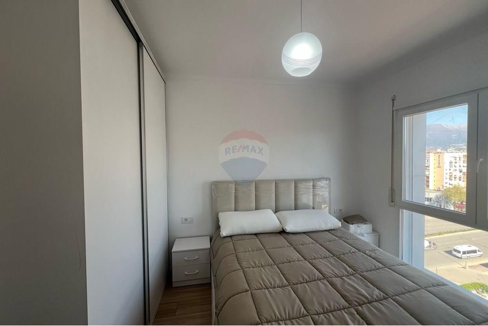 Apartament 1+1+post parkimi me qira!