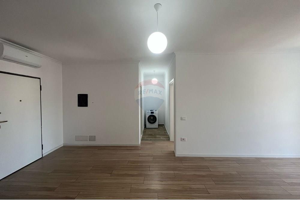 Apartament 1+1+post parkimi me qira!