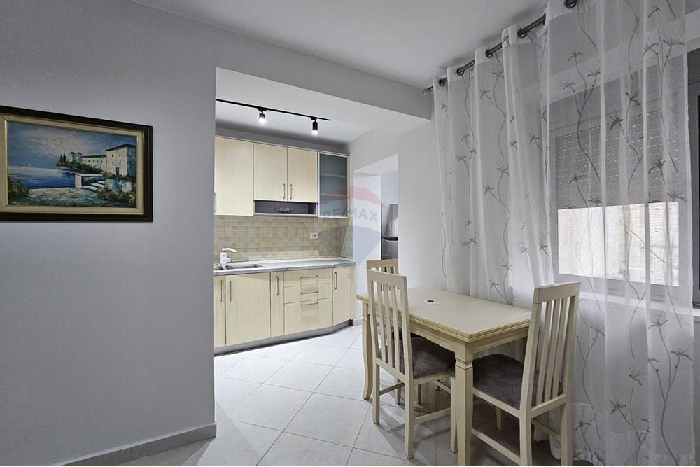 Apartament 1+1 me qira tek Shkolla E Baletit!