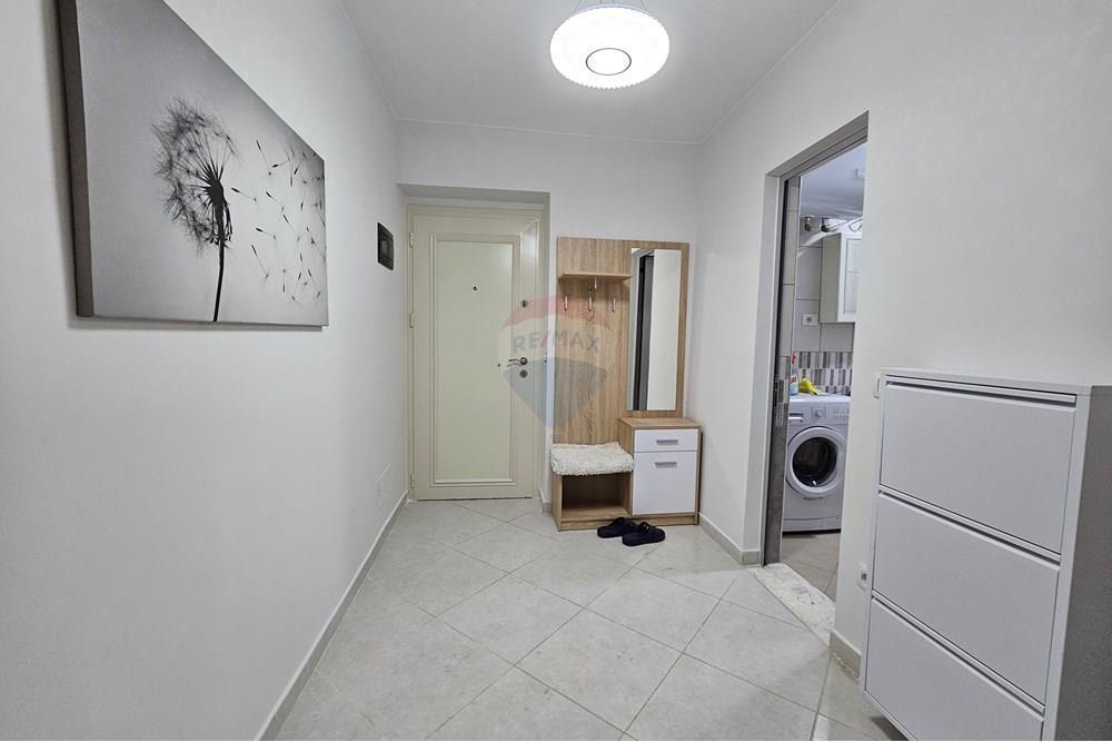 Apartament 1+1 me qira tek Shkolla E Baletit!