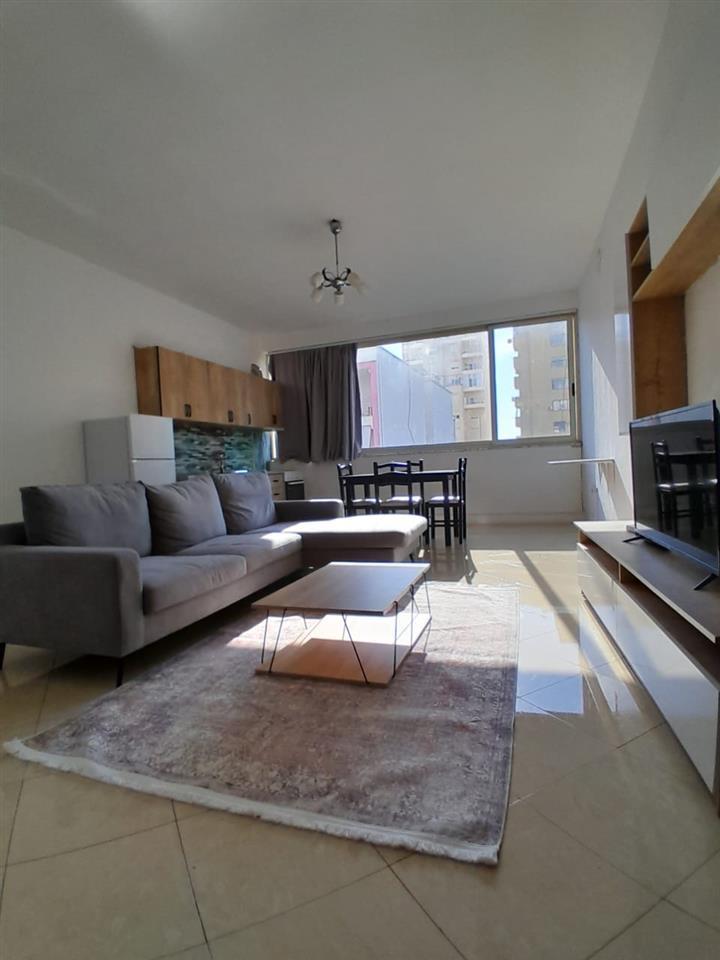 Apartament 2+1 ne shitje me pamje deti