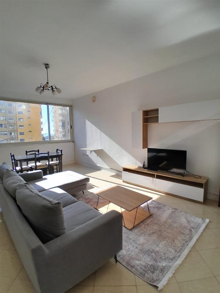 Apartament 2+1 ne shitje me pamje deti