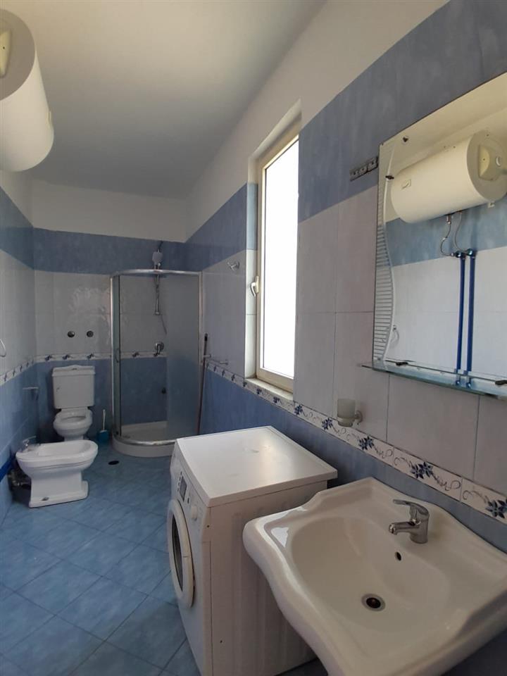 Apartament 2+1 ne shitje me pamje deti