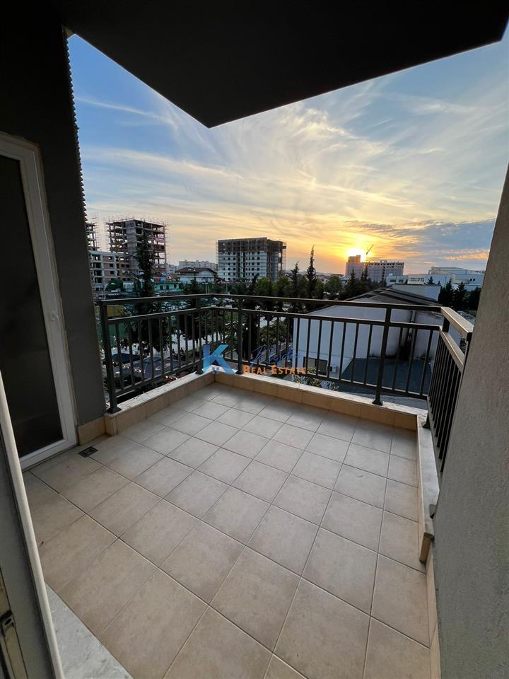 2+1 per qira te Fusha e Aviacionit, afer shkolles Dhora Leka