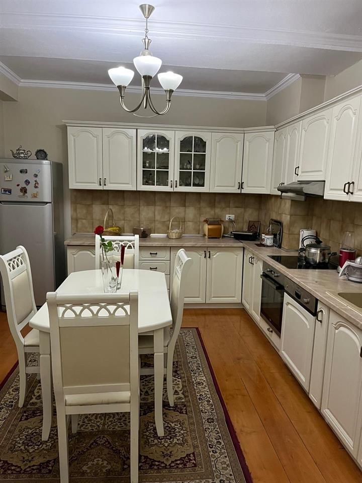 Jepet me qira 2+1 prane Bllokut