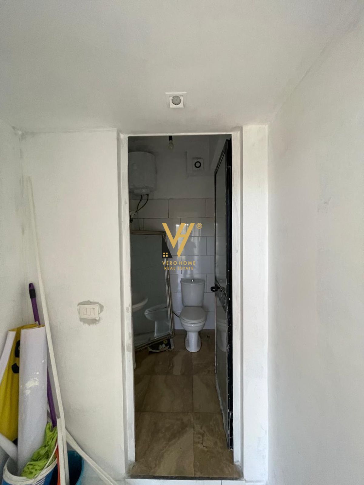 DYQAN 71 M2 TE KODRA E DIELLIT 160.000 EURO