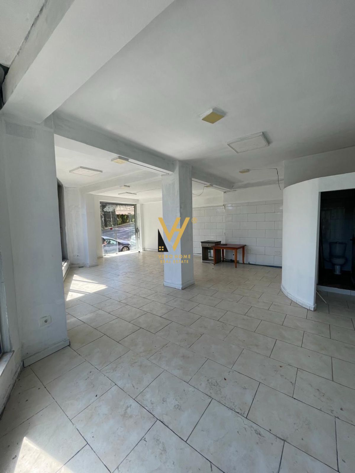 DYQAN 71 M2 TE KODRA E DIELLIT 160.000 EURO