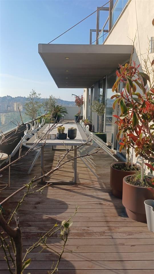 Shitet Duplex luksoz me pamje nga deti dhe qyteti I Durresit