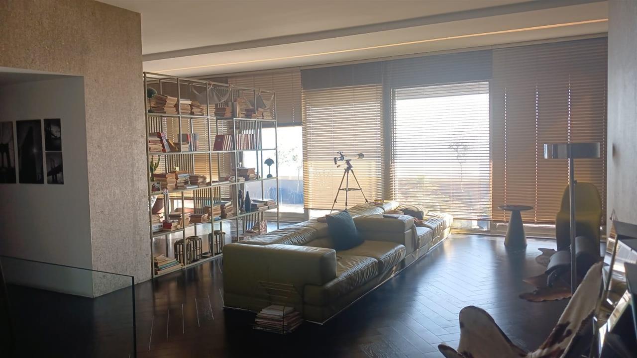 Shitet Duplex luksoz me pamje nga deti dhe qyteti I Durresit