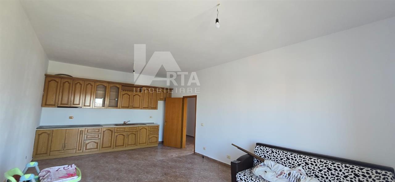 Shitet Apartament 2+1 Fier