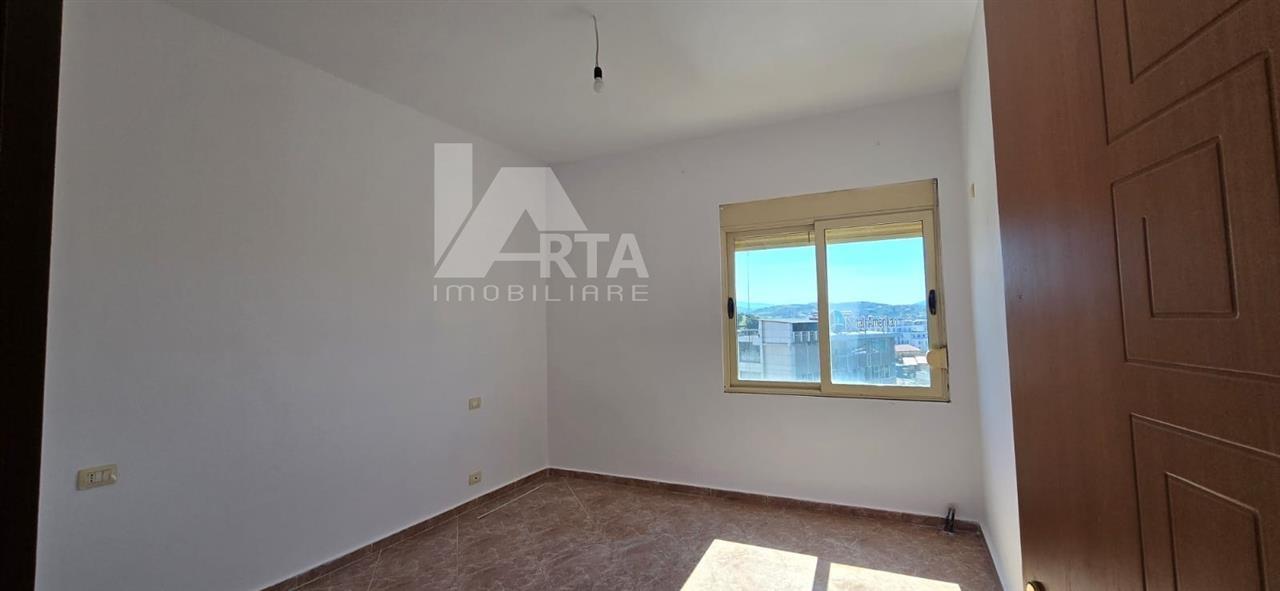 Shitet Apartament 2+1 Fier