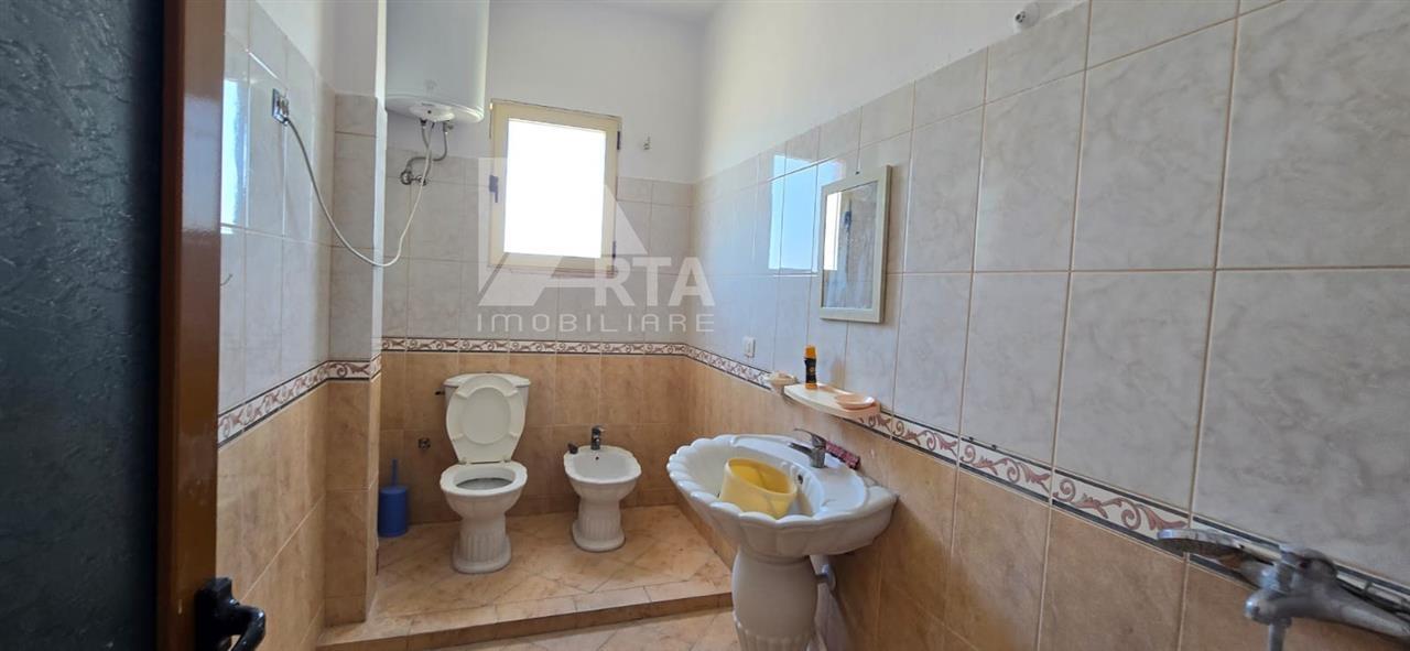 Shitet Apartament 2+1 Fier