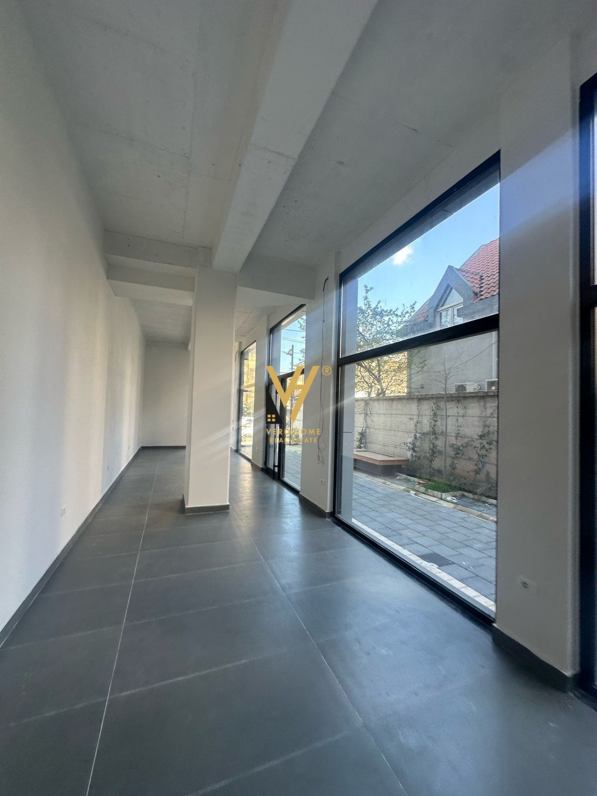 DYQAN 65M2 ME QERA NE ALI DEM 1.200 EURO