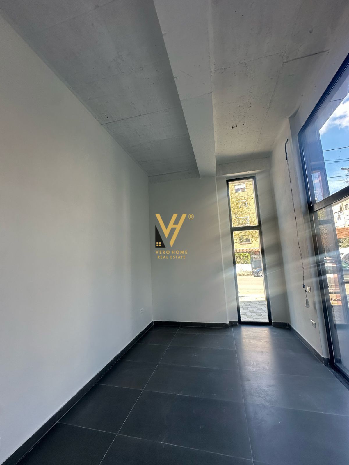 DYQAN 65M2 ME QERA NE ALI DEM 1.200 EURO