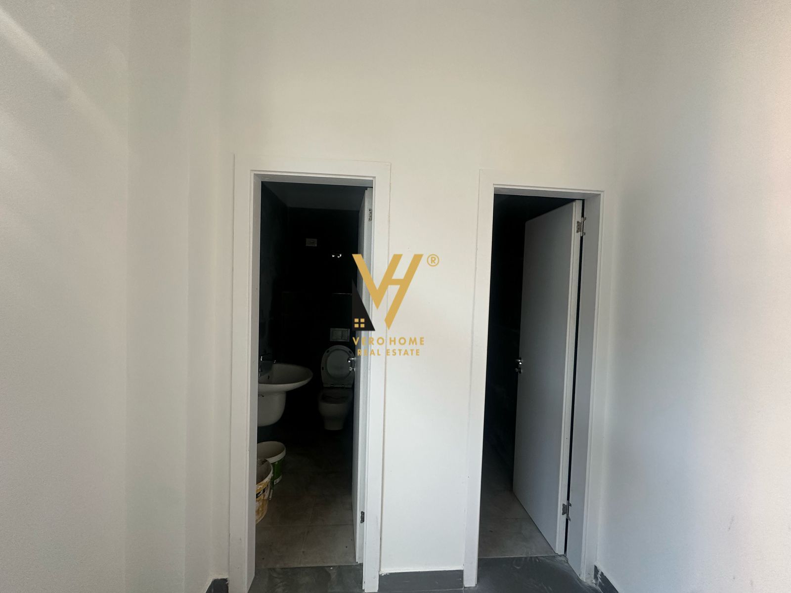 DYQAN 65M2 ME QERA NE ALI DEM 1.200 EURO