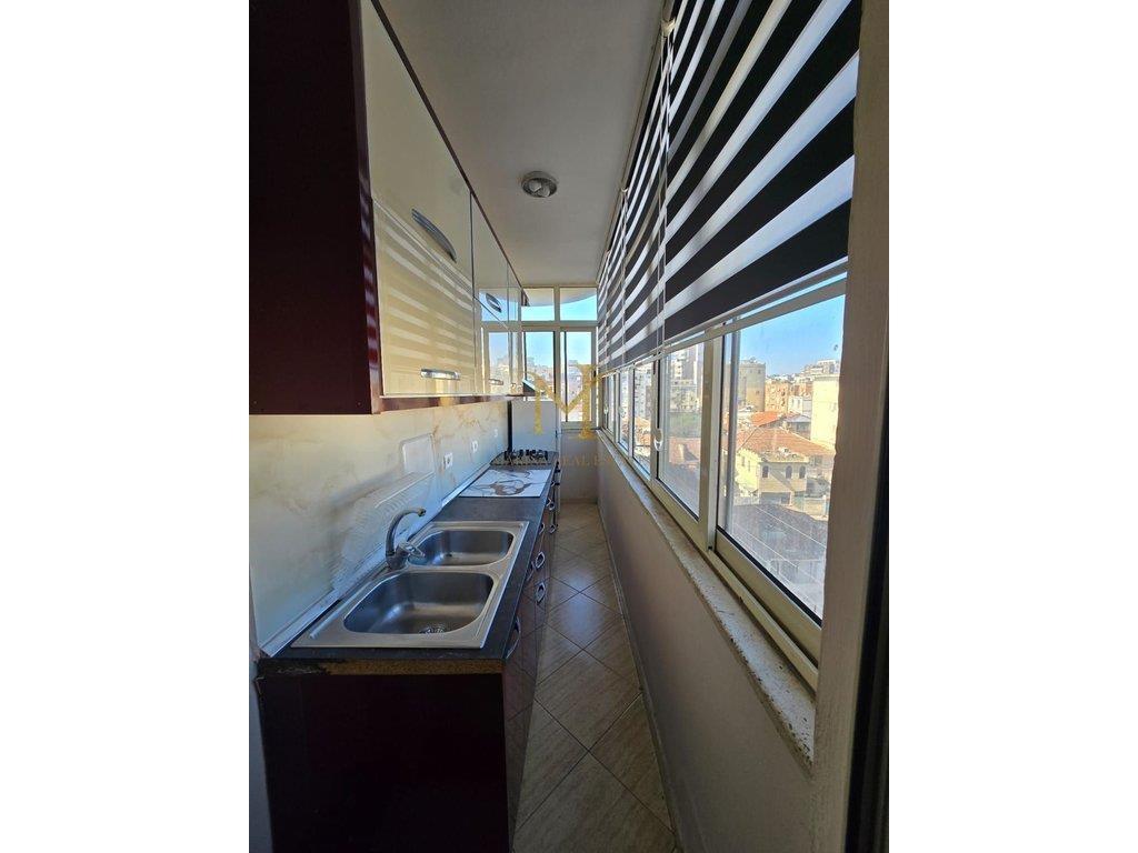 APARTAMENT ME QERA 2+1 TE POLIKLINIKA DURRES