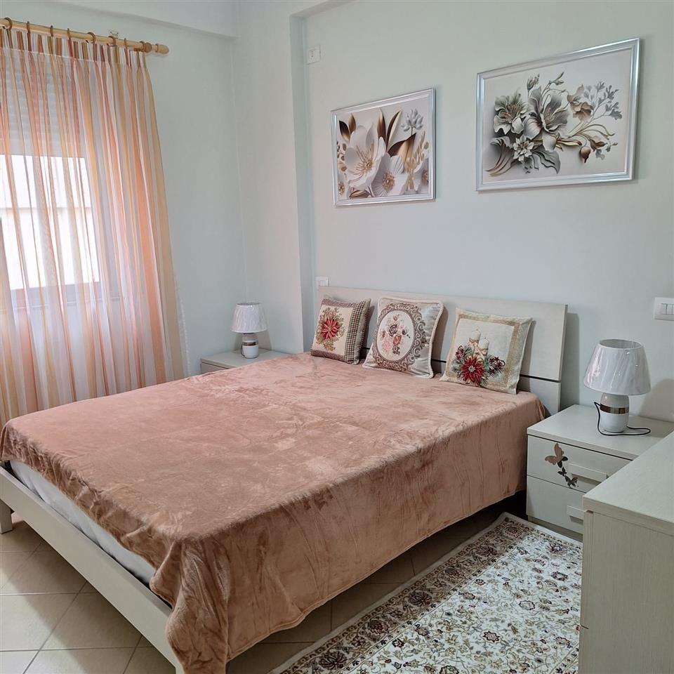 Apartament 1+1 me qira prane gjykates.