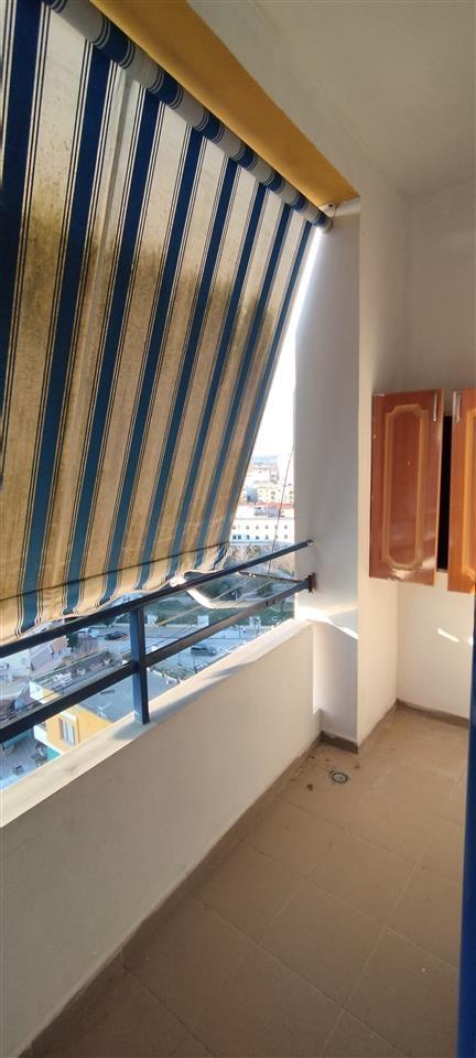 Shitet Apartamenti 1+1 Fier