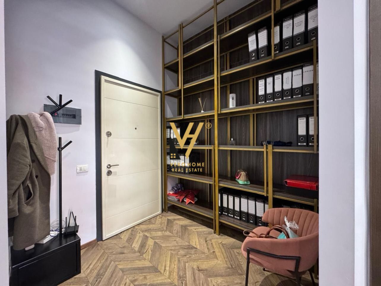 ZYRE 55 M2 ME QERA TE RRUGA E KAVAJES 650 EURO