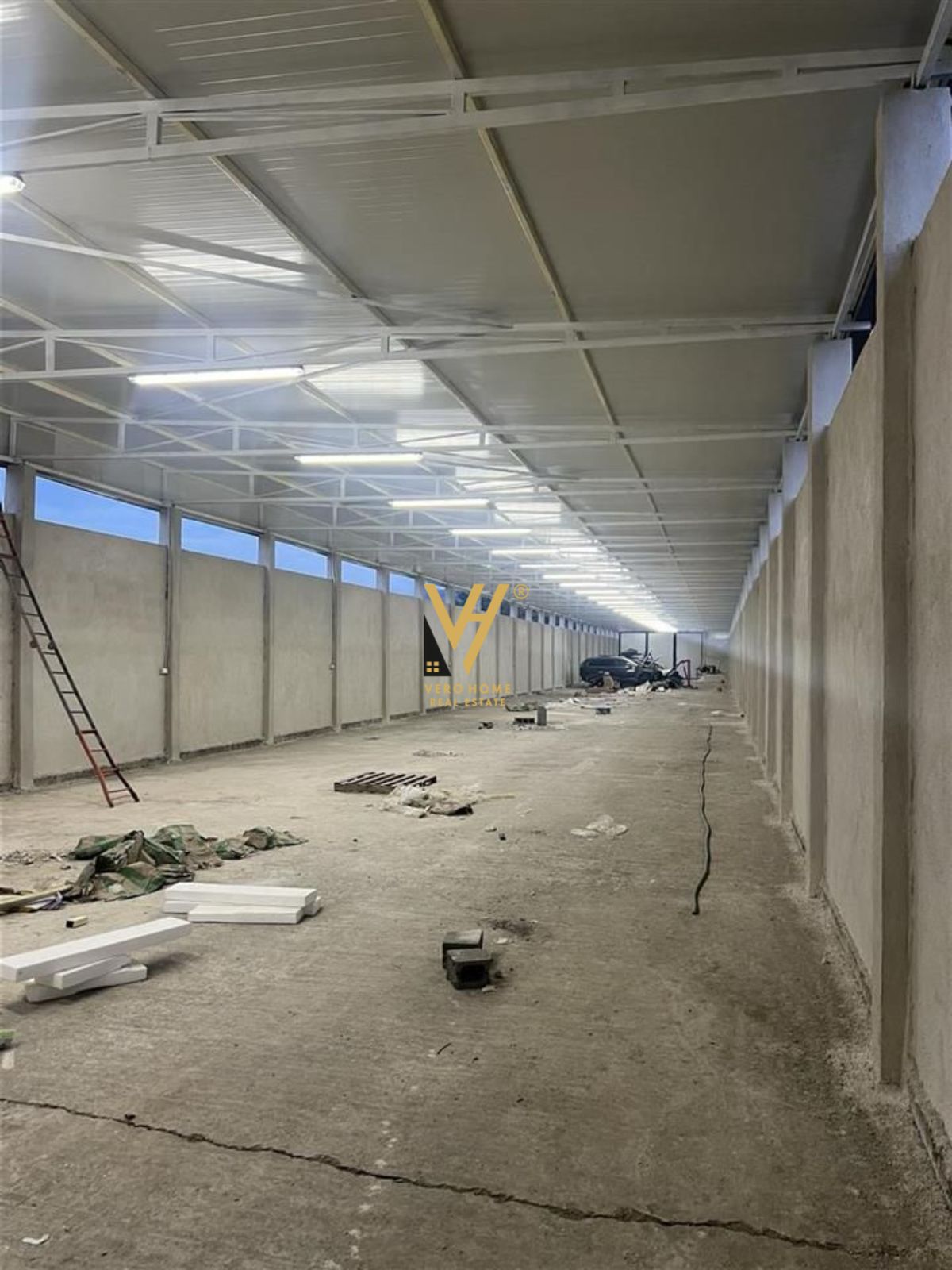 KAPANON 800 M2 ME QERA TE QTU 2.000 EURO