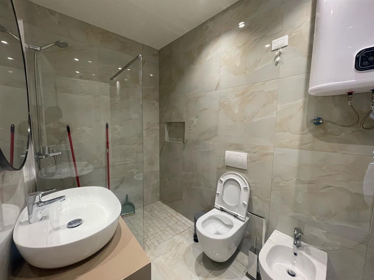 Jepet me qira Zyre 2+1 tek Liqeni Artificial