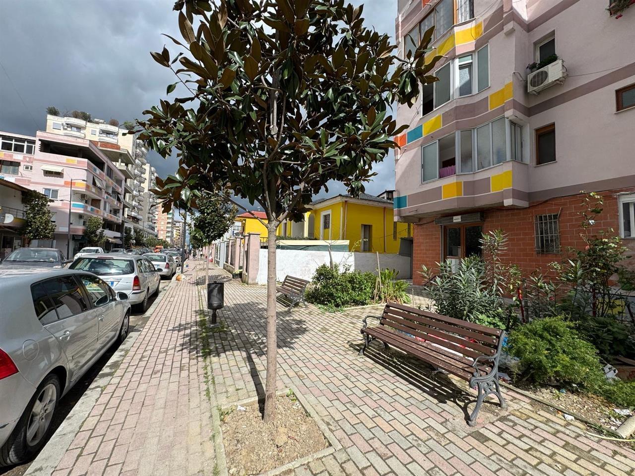 Ambient biznesi dyqan qender zogu i zi