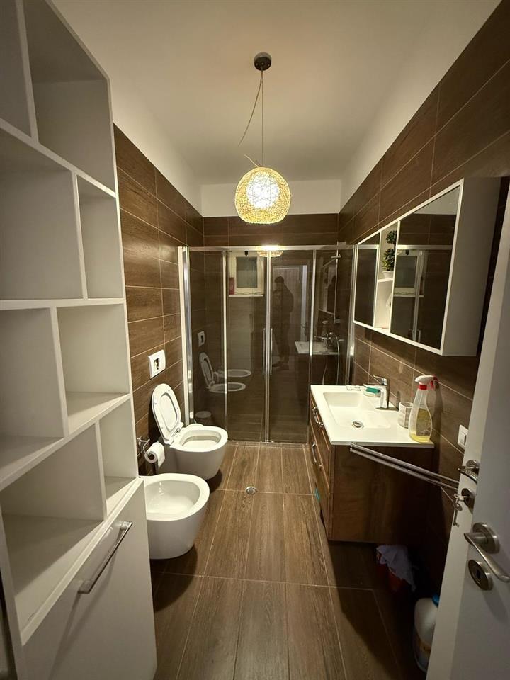 Ap 2+1 i mobiluar me qera tek Tirana Golden Park