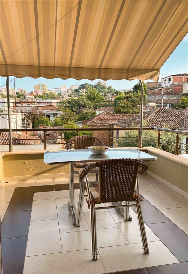 Shtepi me qera/ Apartament/ Shtepi private KATI i 2