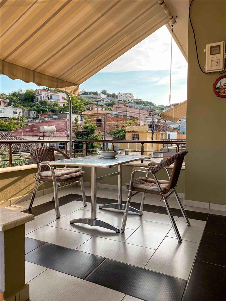 Shtepi me qera/ Apartament/ Shtepi private KATI i 2