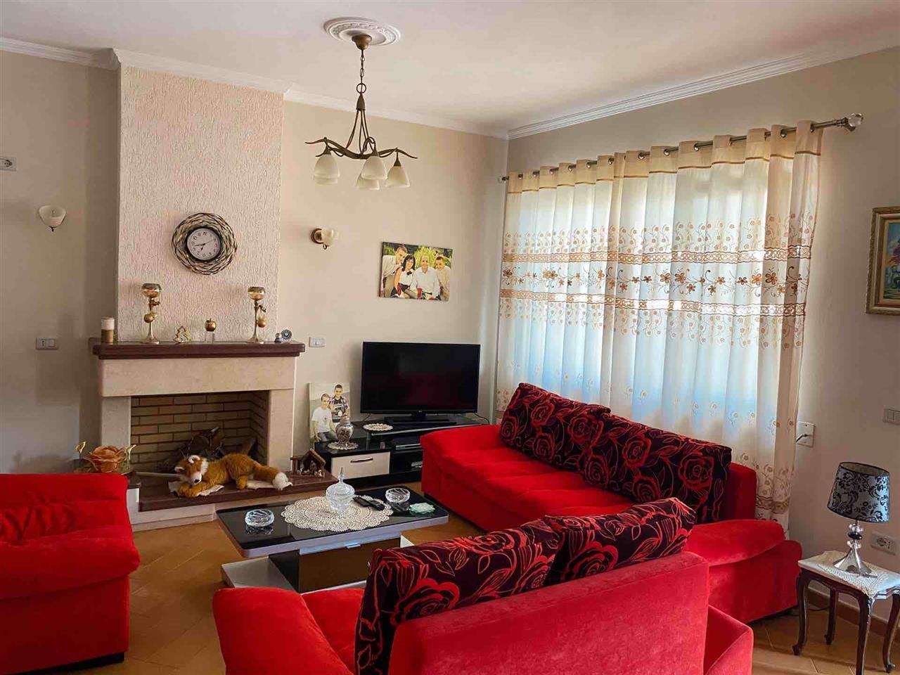 Shtepi me qera/ Apartament/ Shtepi private KATI i 2