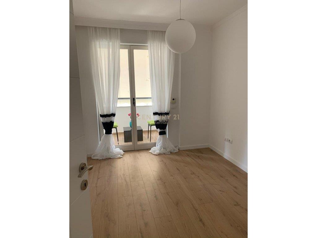 Apartment 2+1 me qira te rruga e Kosovareve 850 €