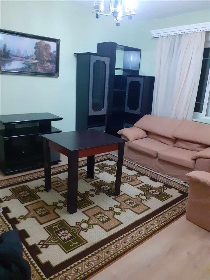 Jepet me qera, afer stadiumit