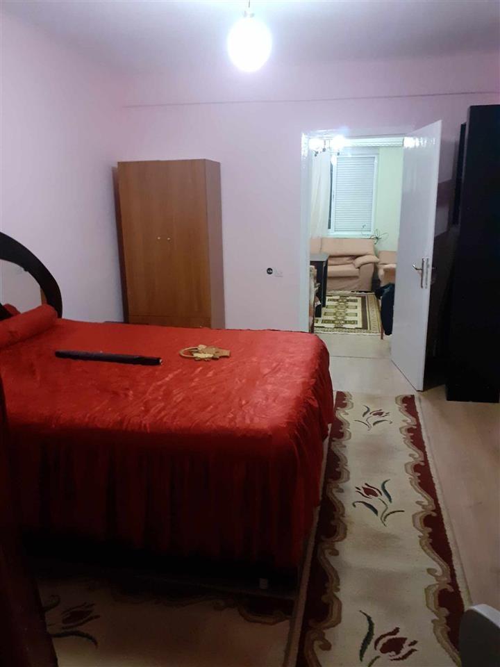 Jepet me qera, afer stadiumit