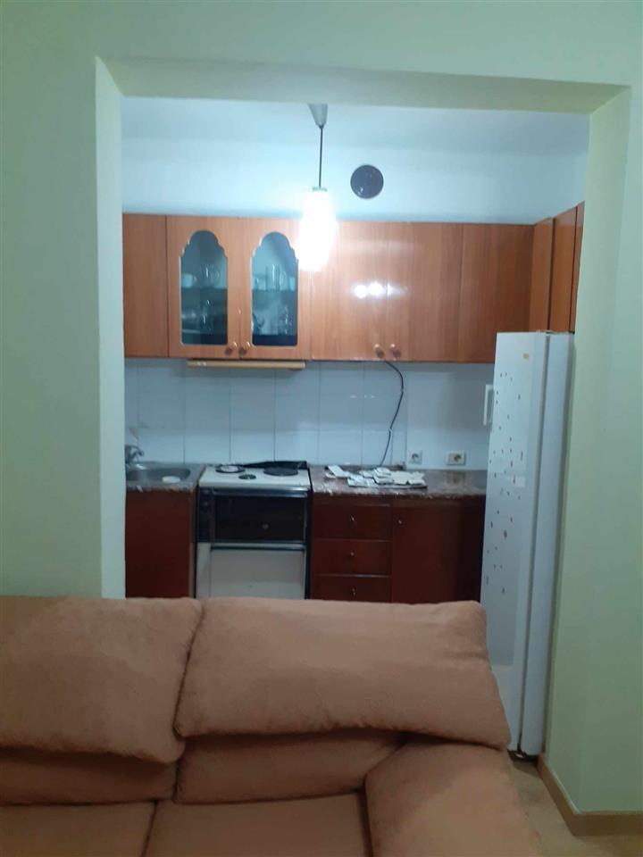 Jepet me qera, afer stadiumit