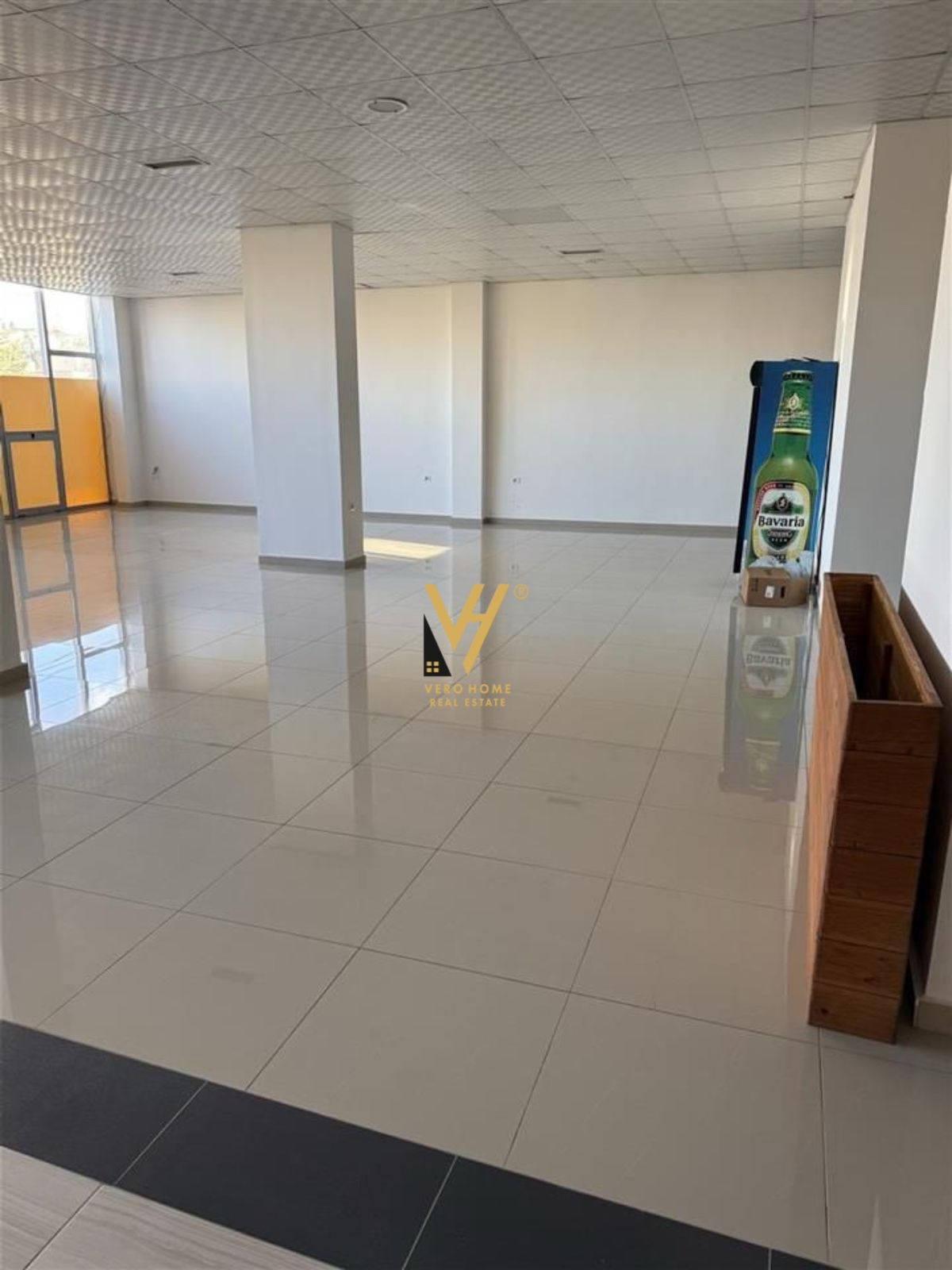 AMBIENT 180M2 NE PASKUQAN 700 EURO