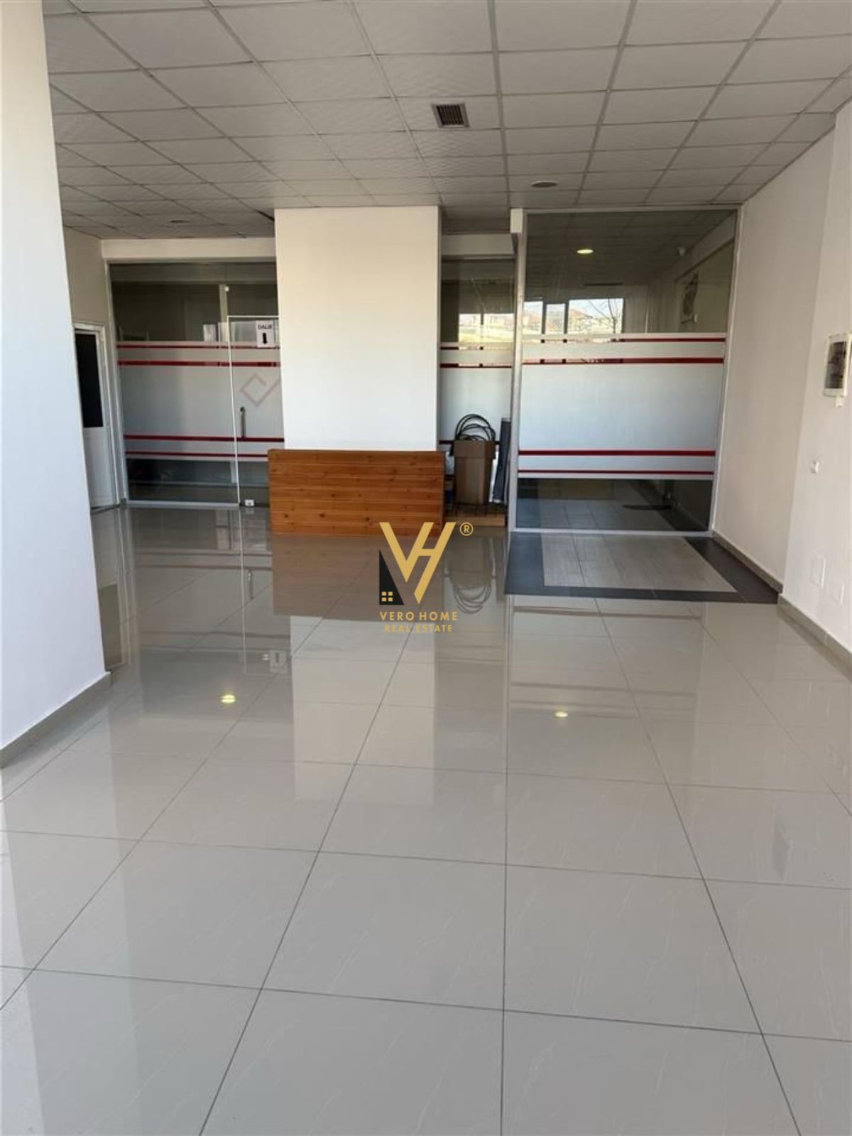 AMBIENT 180M2 NE PASKUQAN 700 EURO