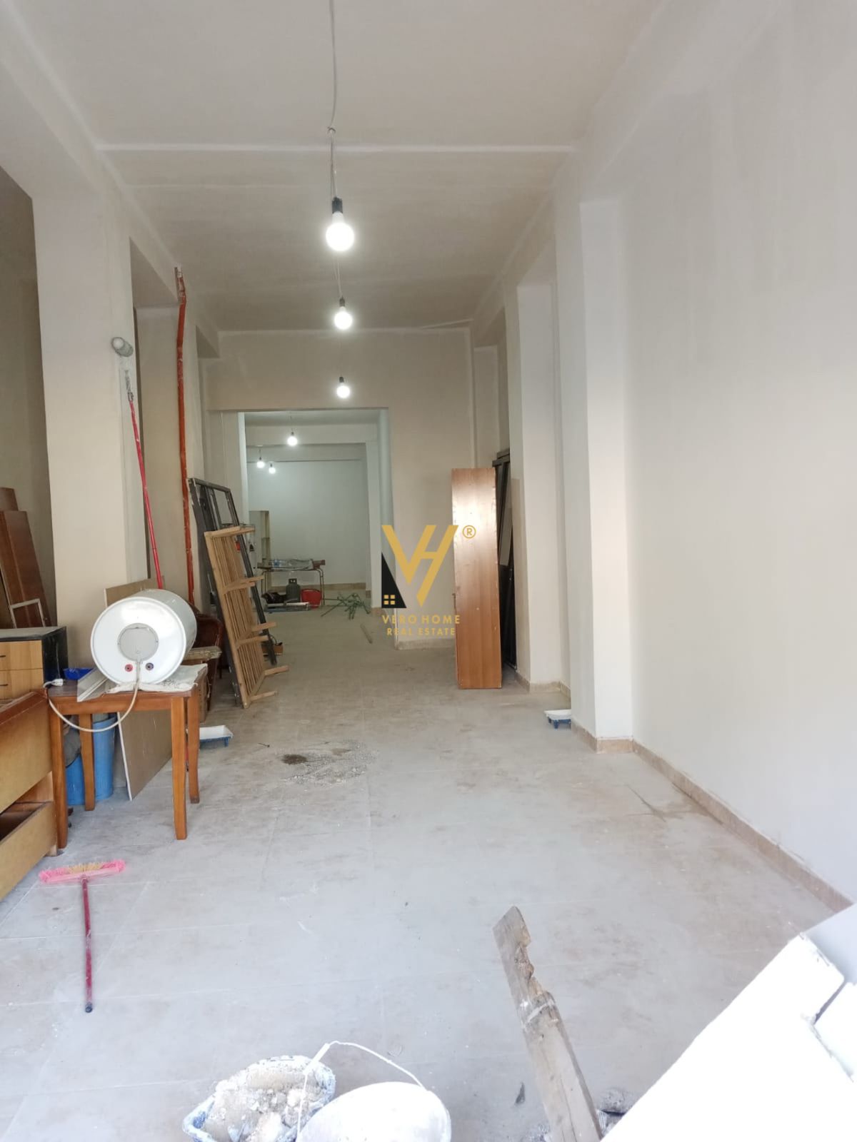 AMBIENT 140M2 TE TREGU ELEKTRIK 1.200 EURO