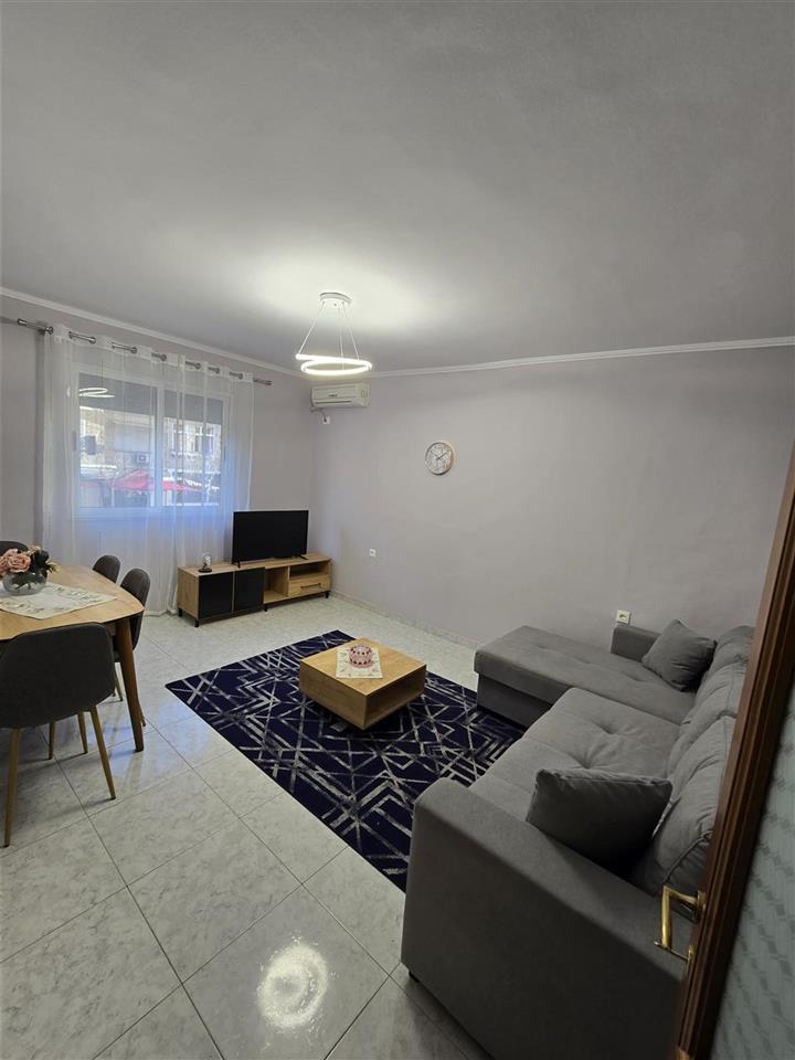 Apartament me qera